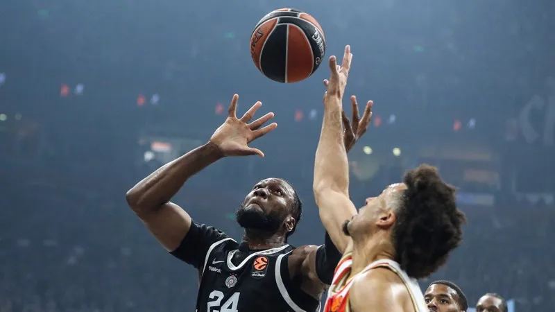 Anadolu Efes, Fernando'yu transfer etti