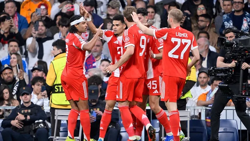 Bayern Münih lige galibiyetle başladı