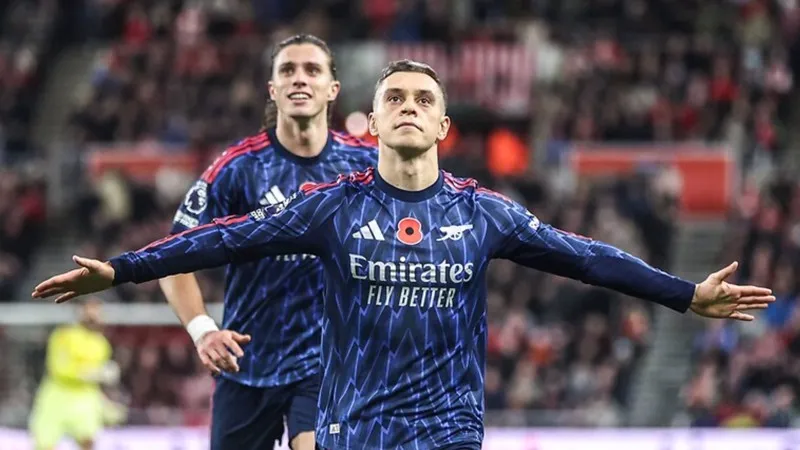 Serdal Adalı'dan Trossard müjdesi