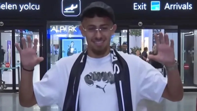 İlhan Fakılı, Beşiktaş için İstanbul'da