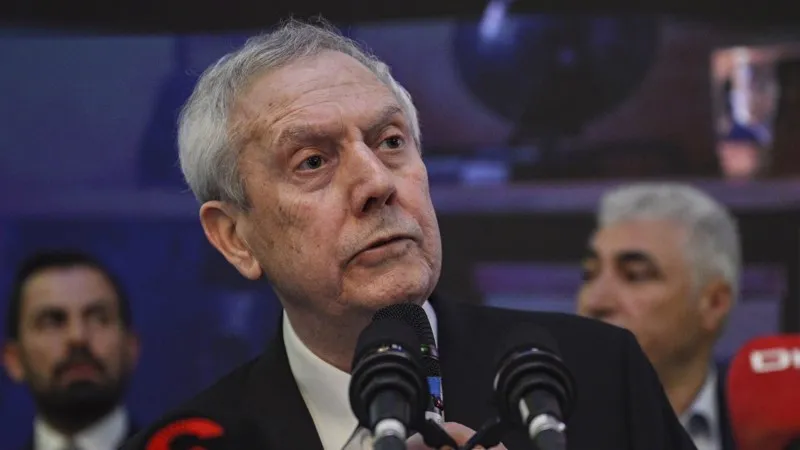Fenerbahçe Yönetim Kurulu'nda 7 istifa