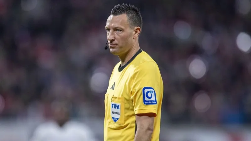 Lyon maçını Jablonski yönetecek