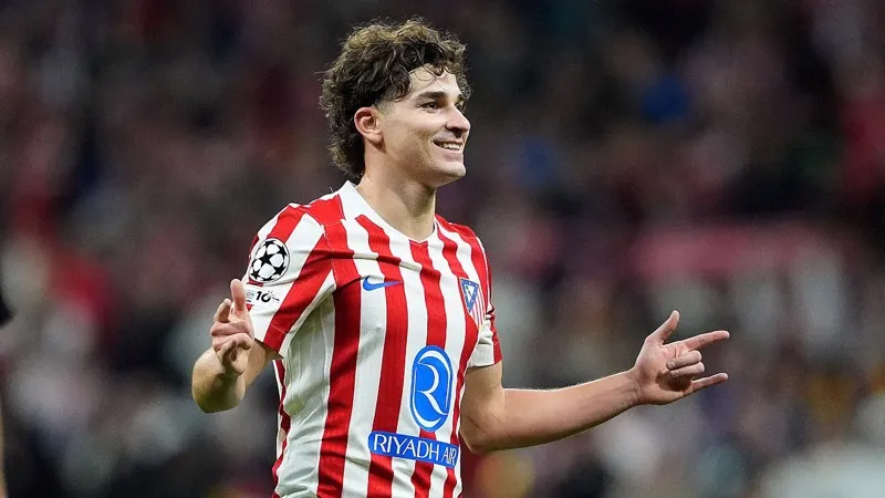 Barça, Julian Alvarez için ısrarcı