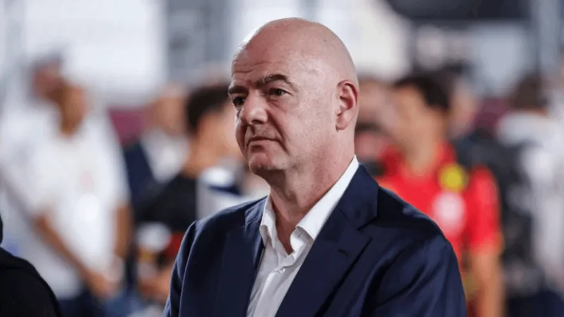 “Infantino’nun dönemi bitmeli”