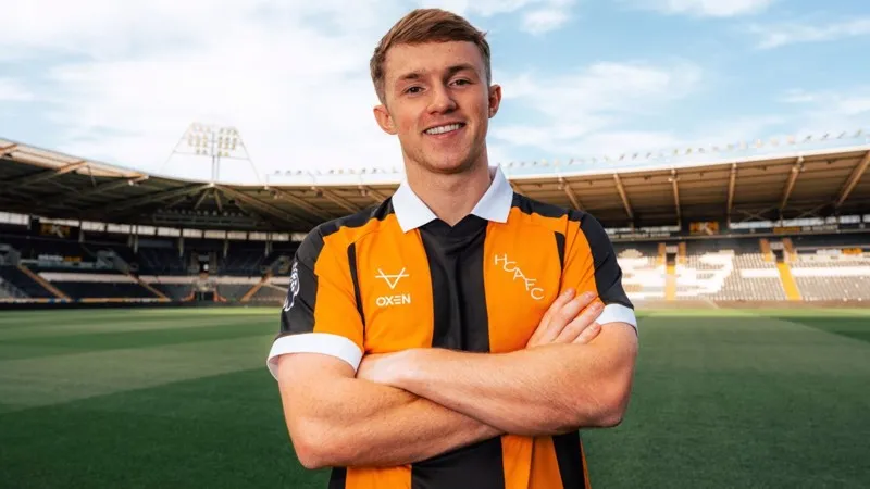 Joe Gelhardt yeniden Hull City'de