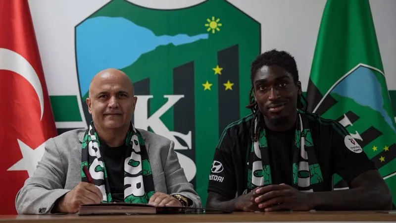 Kocaelispor, Zoukrou'yu kiraladı