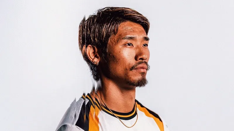 Hull City, Morita'yı renklerine bağladı