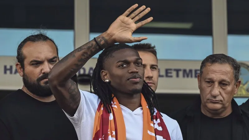 Leao, Galatasaray için İstanbul'da