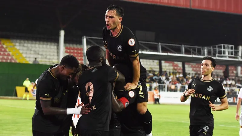 Açılış maçının galibi Manisa FK