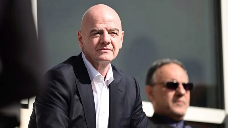 Infantino özür diledi