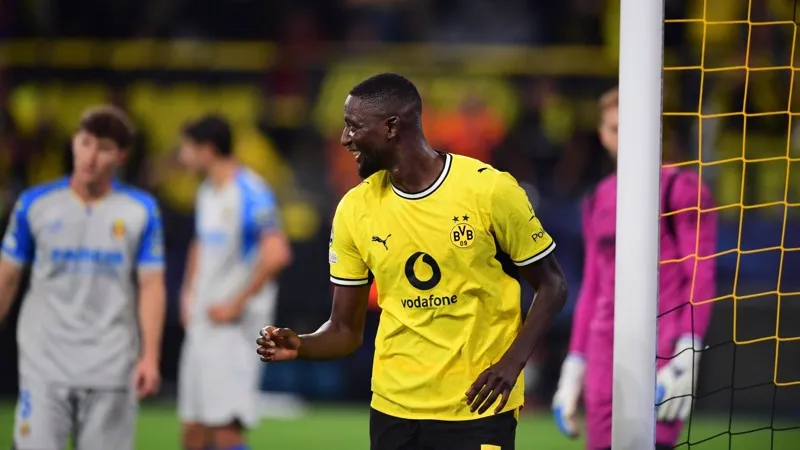 Dortmund'u Guirassy sırtladı