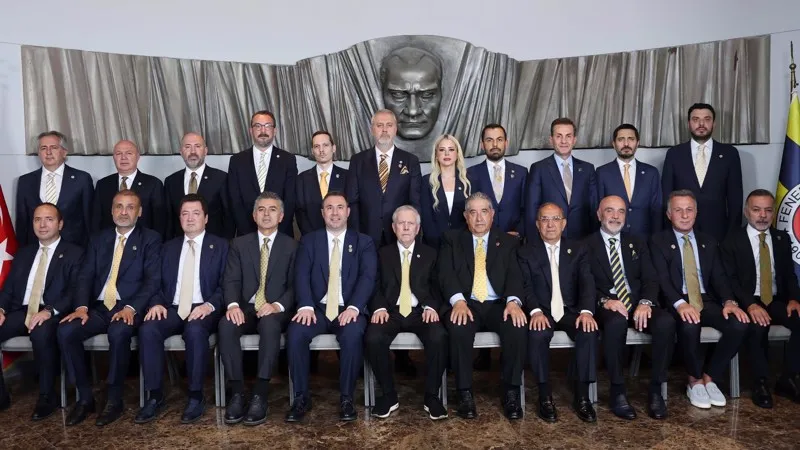 Fenerbahçe Yönetim Kurulu'nda 7 istifa