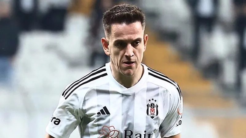 Beşiktaş'ta Amir Hadziahmetovic'le yollar ayrıldı