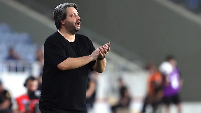 Eyüpspor, Özhan Pulat'a emanet
