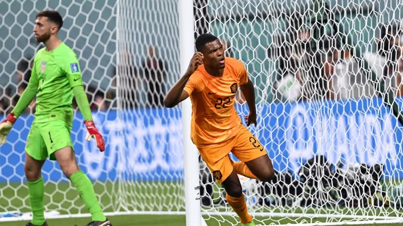 Real Madrid, Denzel Dumfries'ı duyurdu