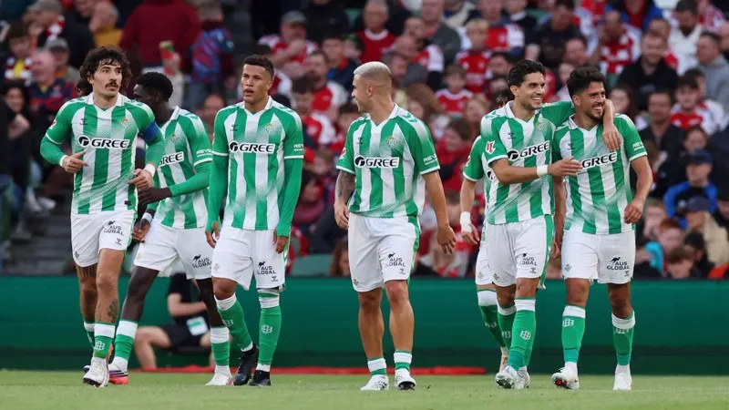 Arsenal, Real Betis'e mağlup