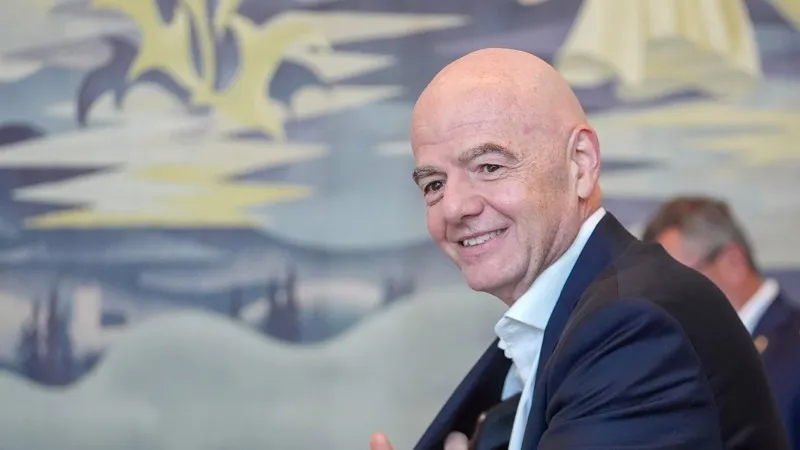 Fransa, Infantino'dan desteğini çekti