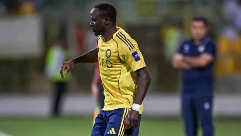10 kişi Al Nassr, 2 farktan dönüp kazandı