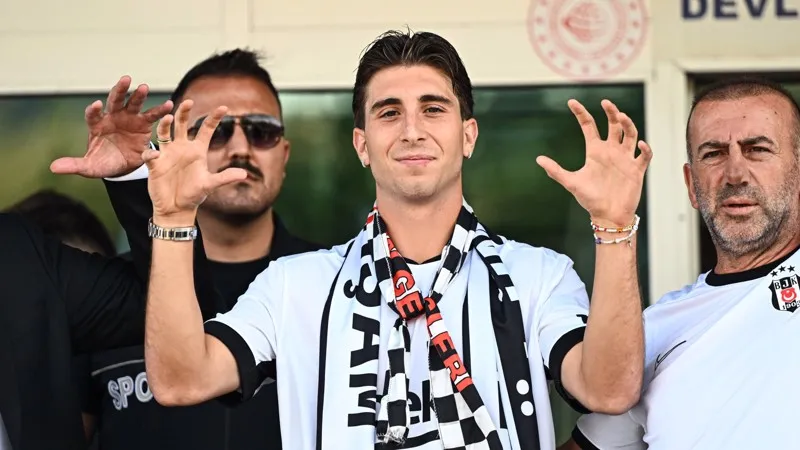 Miretti, Beşiktaş için İstanbul'da