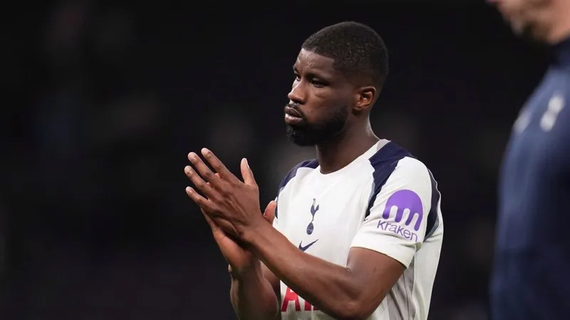 Tottenham farklı kayıpla başladı